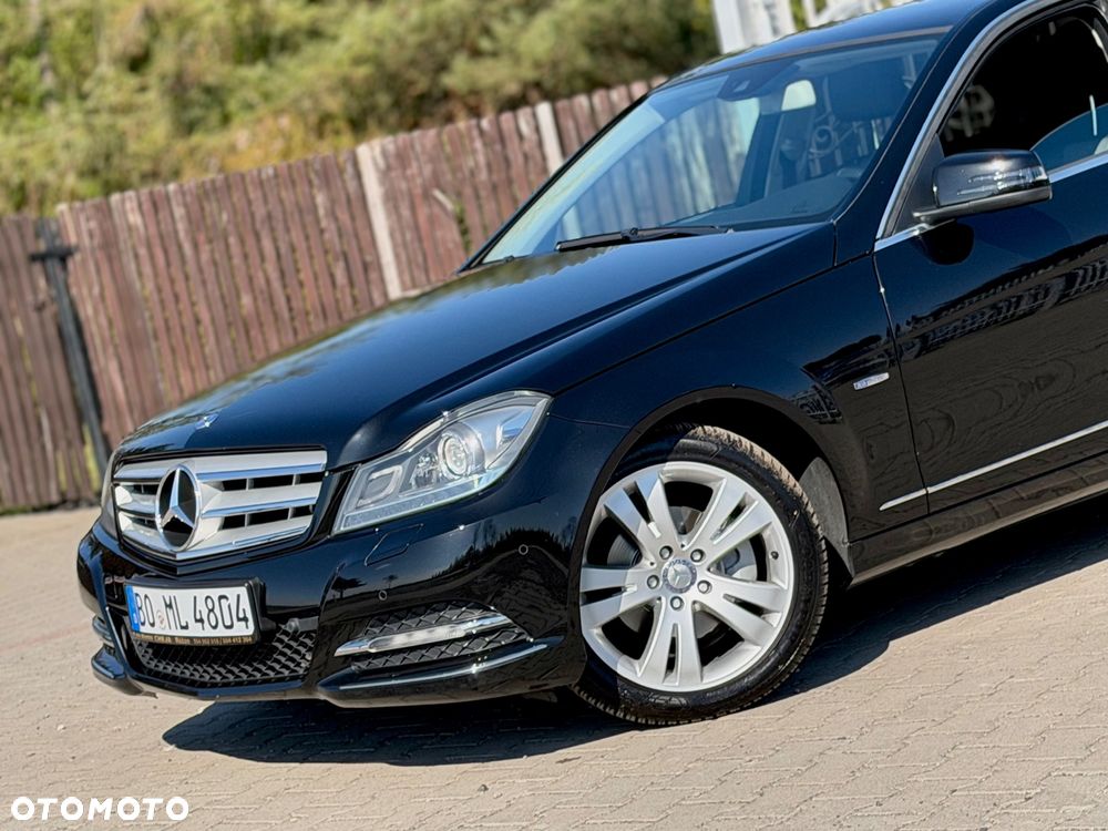 Mercedes-Benz Klasa C 180 CGI Automatik BlueEFFICIENCY Avantgarde - 32
