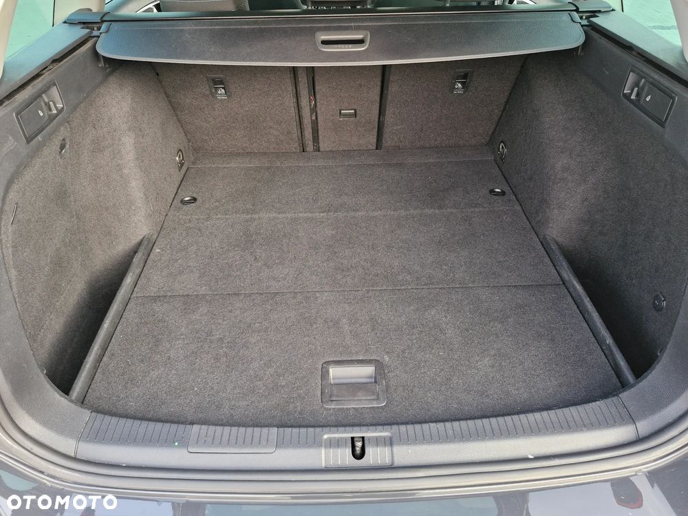 Volkswagen Golf - 33