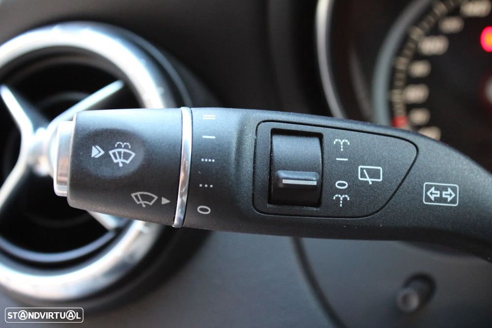 Mercedes-Benz CLA 200 d Shooting Brake 8G-DCT AMG Line - 15