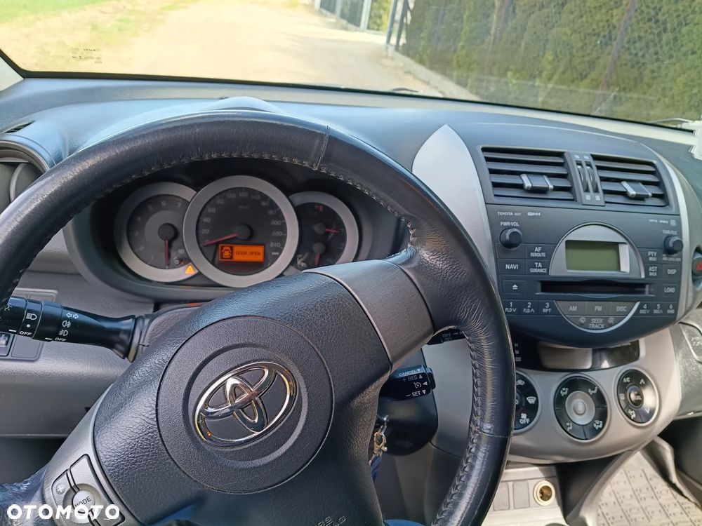 Toyota RAV4 2.2 D-CAT 4x4 Executive - 8