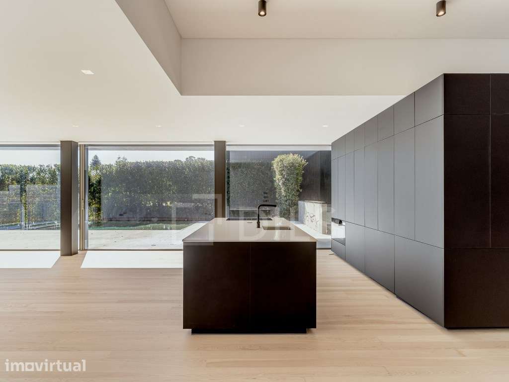 Moradia T4 em Cascais com piscina e acabamentos premium - Grande imagem: 4/30