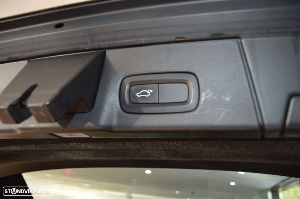 Volvo V90 2.0 D4 Momentum Plus Geartronic - 22