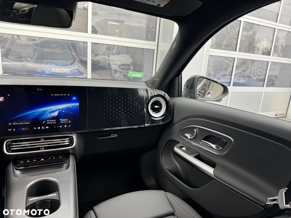 Mercedes-Benz GLB - 15