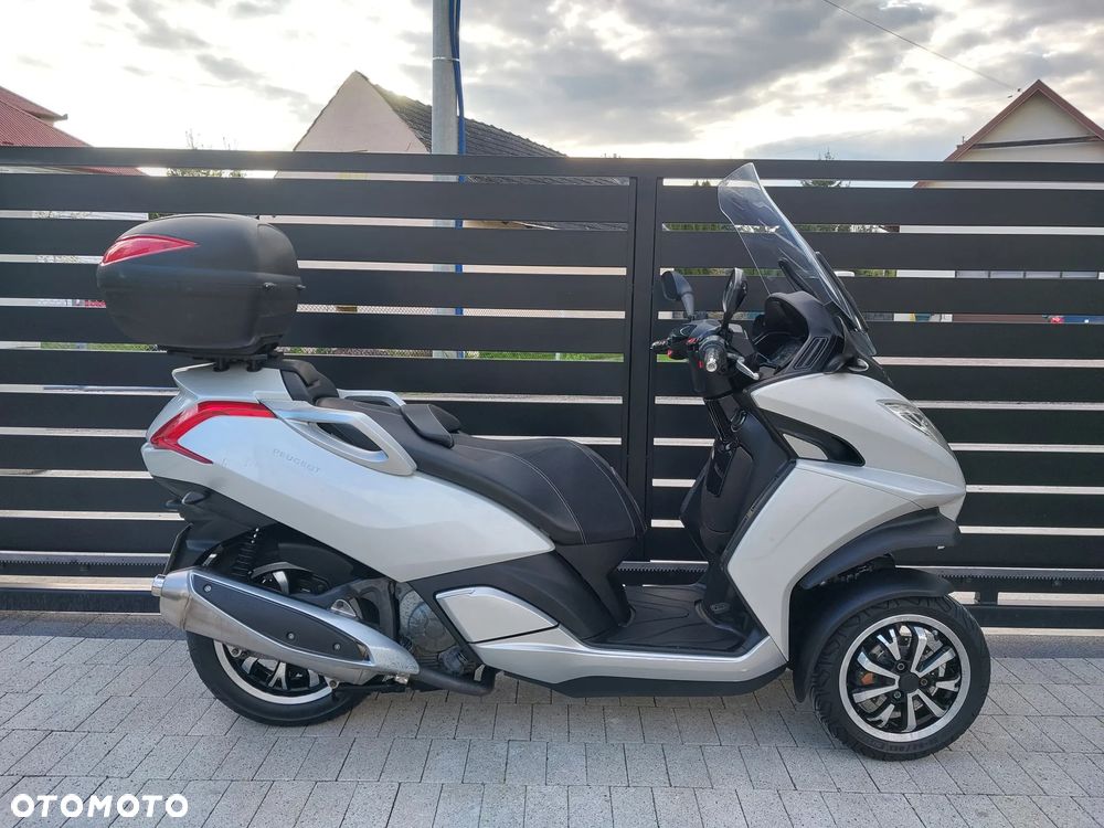 Peugeot Metropolis - 1