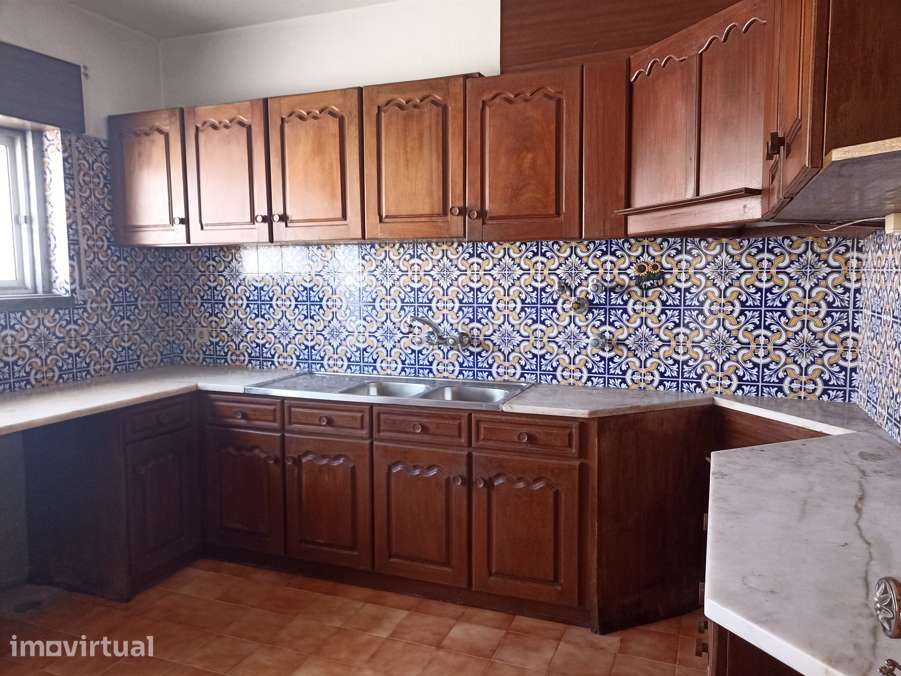 Moradia T2 tipo quintinha junto a Abrantes - Grande imagem: 2/7