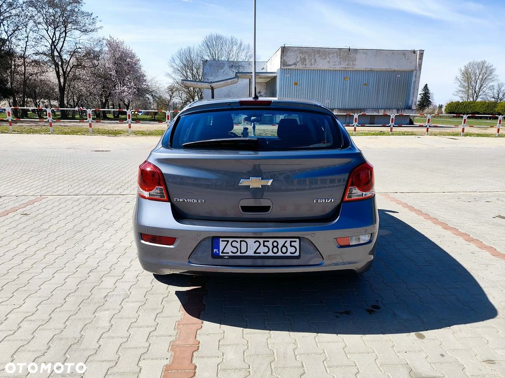 Chevrolet Cruze 1.6 LS - 5