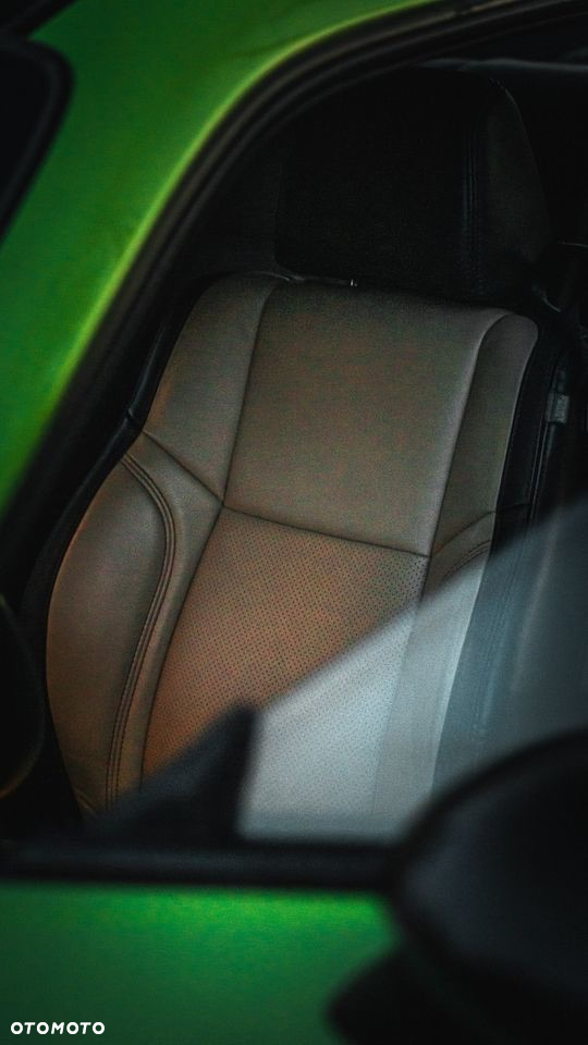 Dodge Challenger 3.6 SXT Plus - 10