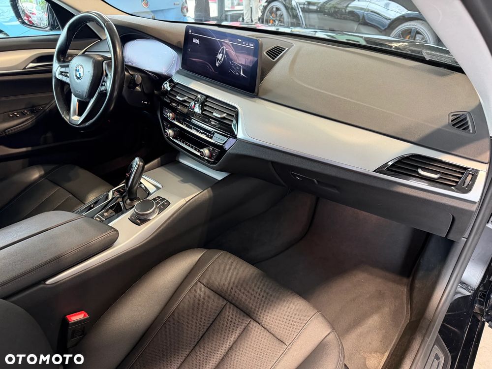 BMW Seria 5 520d xDrive Business Edition - 21