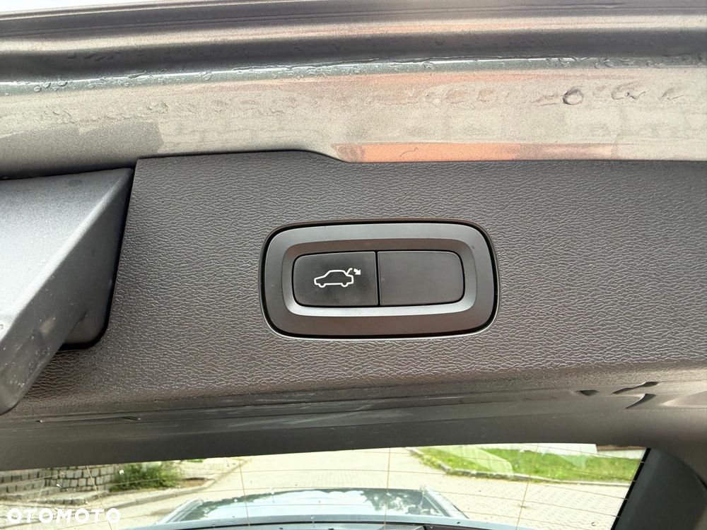 Volvo V60 D3 AWD Momentum - 25