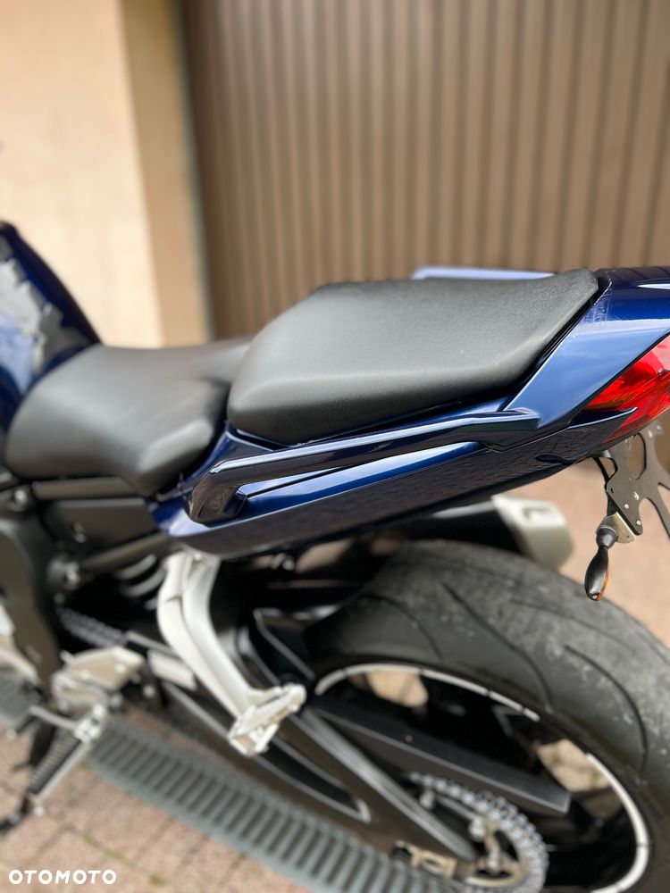 Yamaha FZ - 19