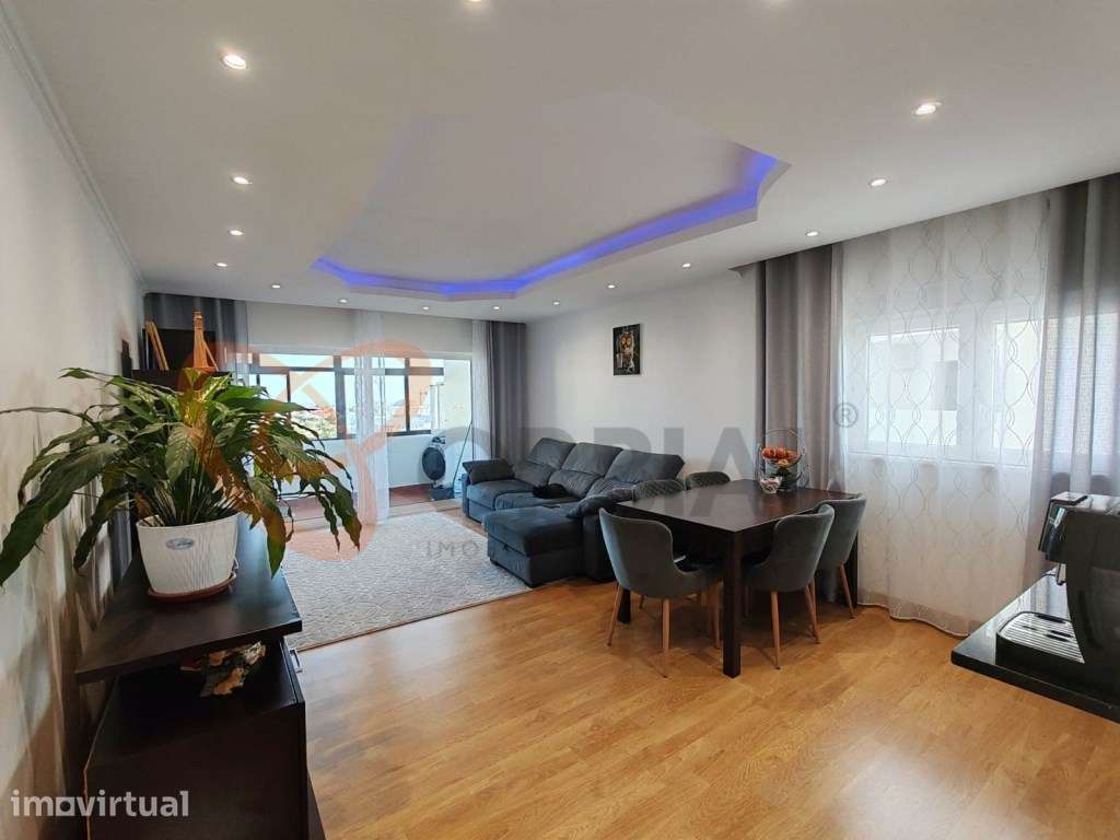 Apartamento T2 para venda com vista mar e piscina em Albufeira - Grande imagem: 2/29