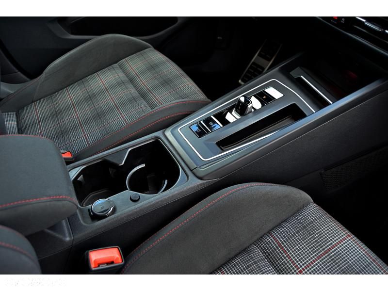 Volkswagen Golf 2.0 TSI GTI DSG - 21