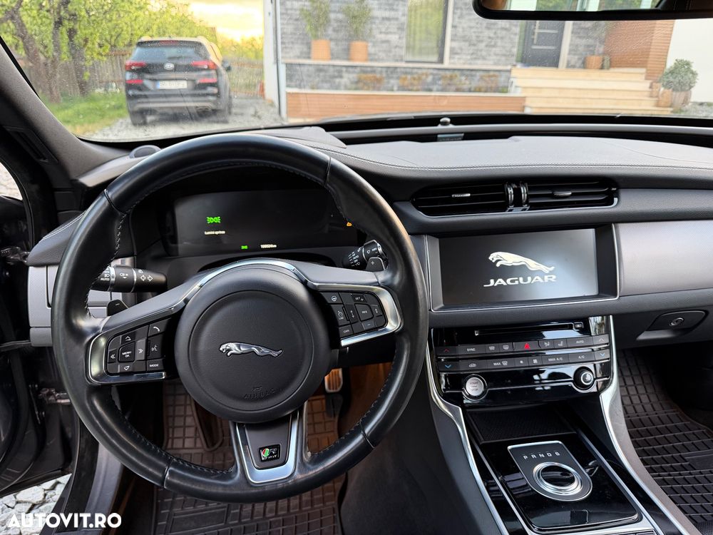 Jaguar XF 20d AWD Aut. R-Sport - 21