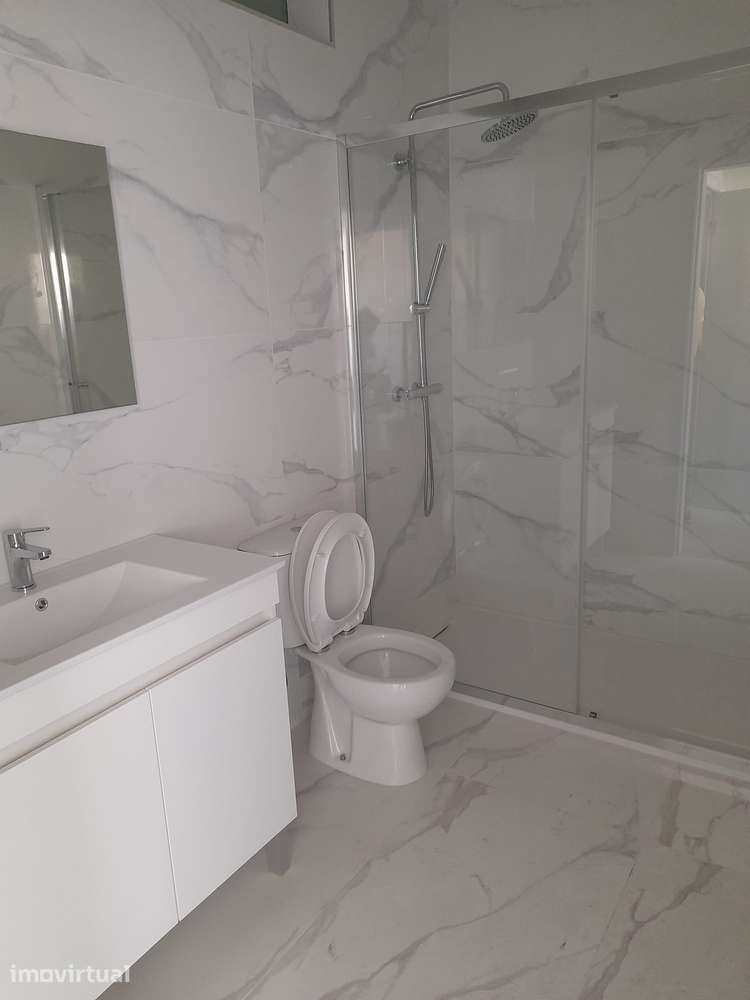 Apartamento T1 Novo com Ar Condicionado em Vila Verde - Grande imagem: 5/7