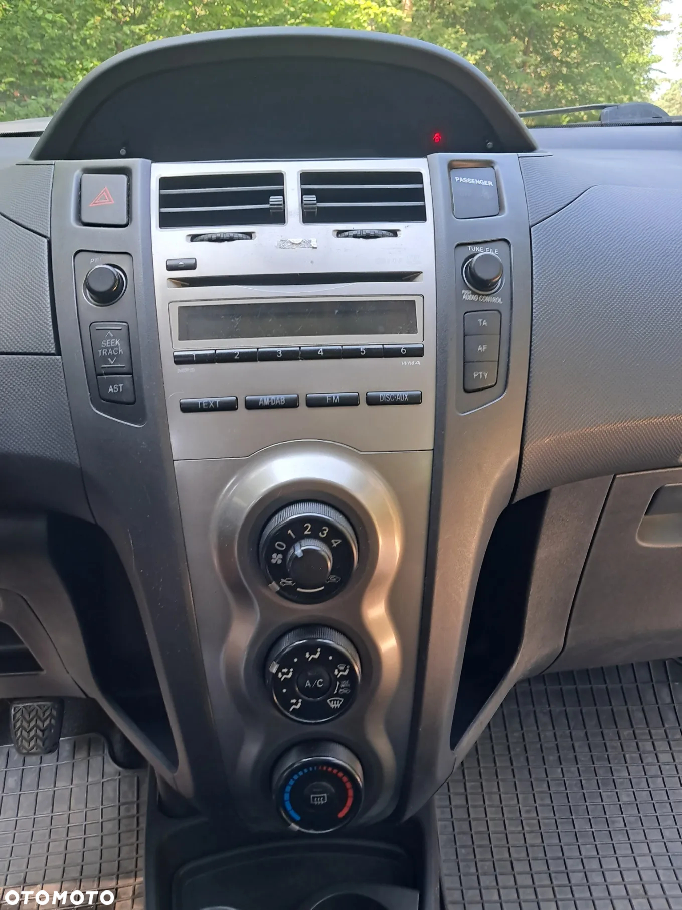 Toyota Yaris 1.0 Luna - 8