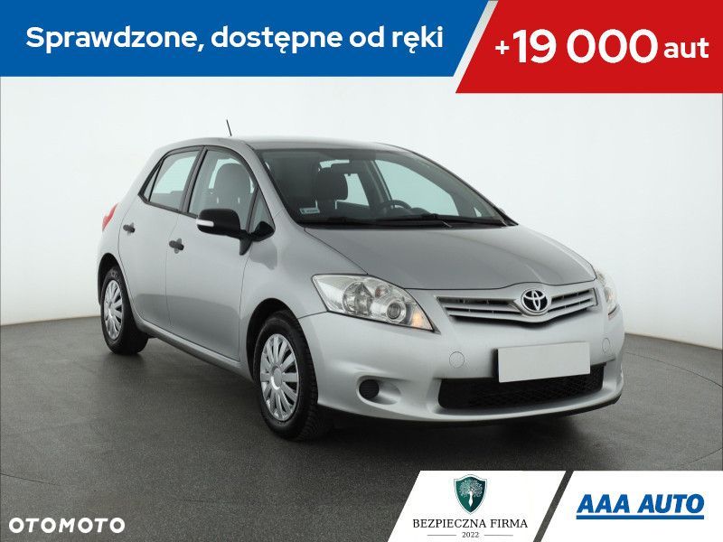 Toyota Auris - 1