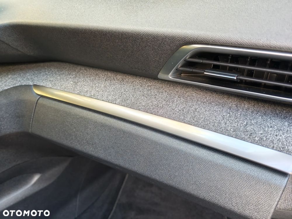Peugeot 3008 PureTech 130 Stop & Start GPF Allure - 38