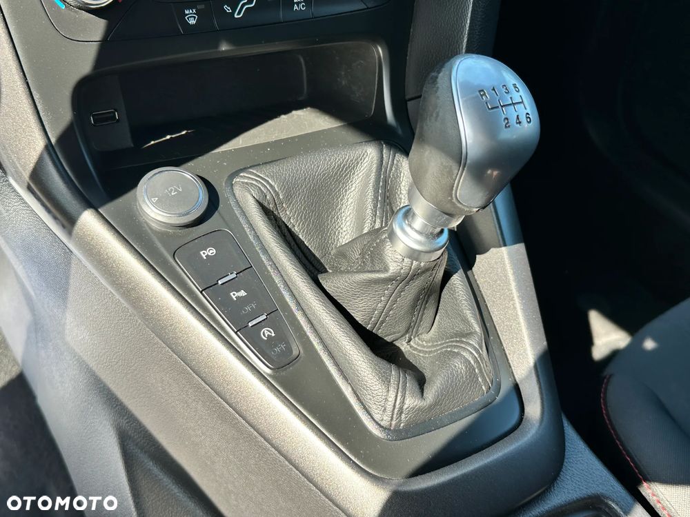 Ford Focus 1.0 EcoBoost ST-Line - 21