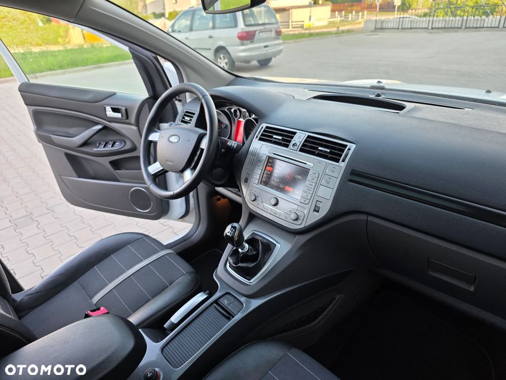 Ford Kuga 2.0 TDCi 4x4 Titanium - 23