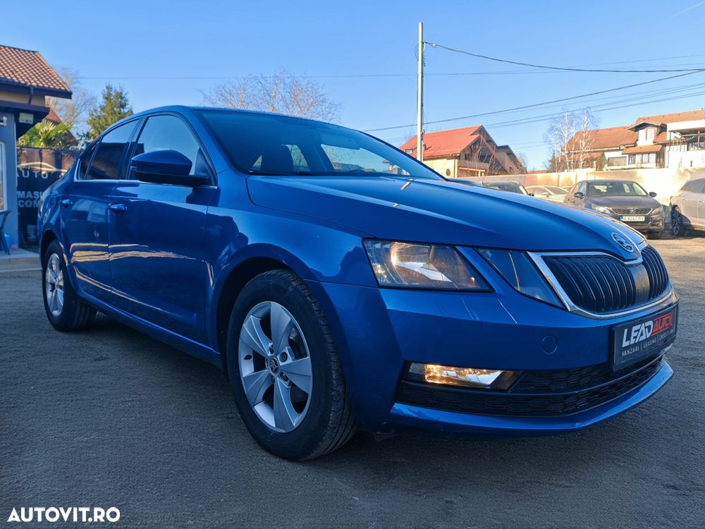 Skoda Octavia 1.6 TDI DSG Style - 4