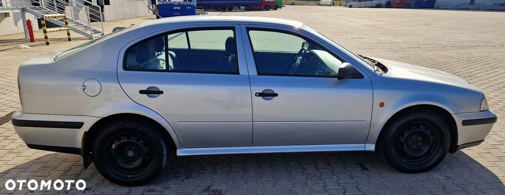 Skoda Octavia 1.6 LX - 4