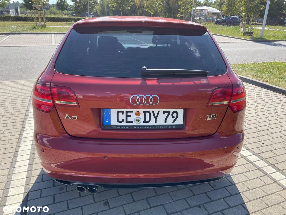 Audi A3 Sportback 2.0 TDI DPF quattro S line Sportpaket plus - 4