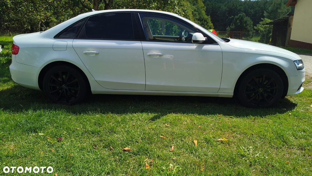 Audi A4 Limousine - 1