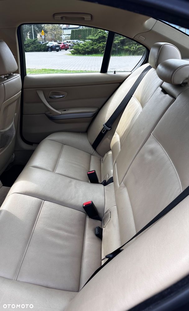 BMW Seria 3 320i - 12