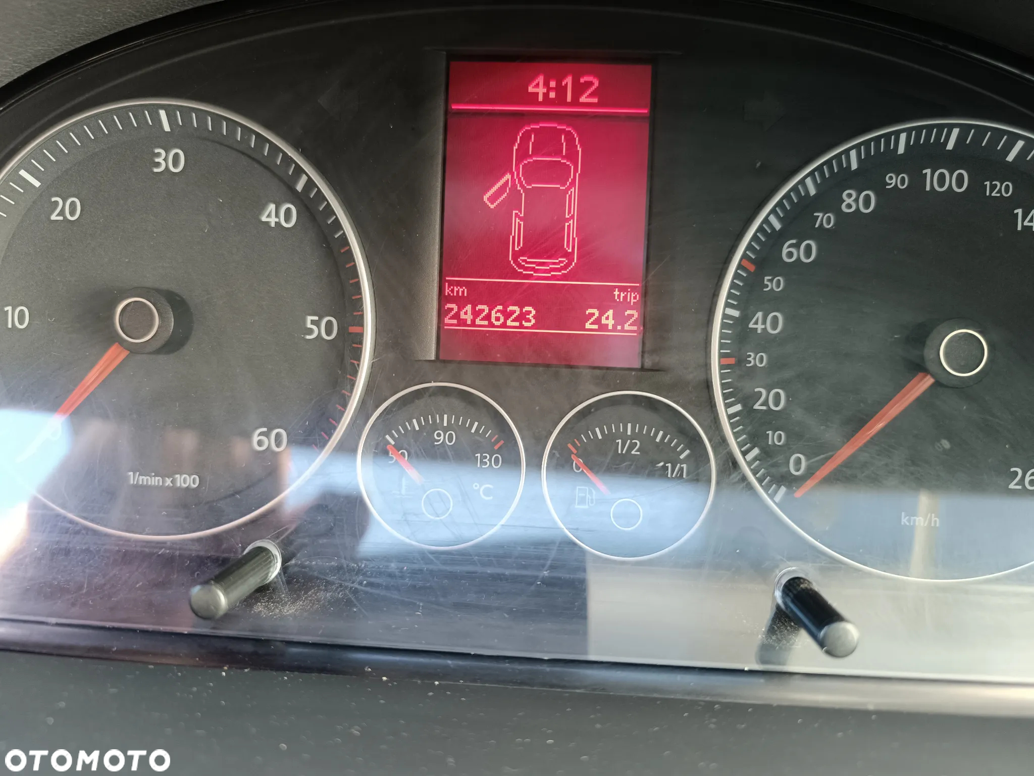 Volkswagen Touran 2.0 TDI Trendline DSG - 17