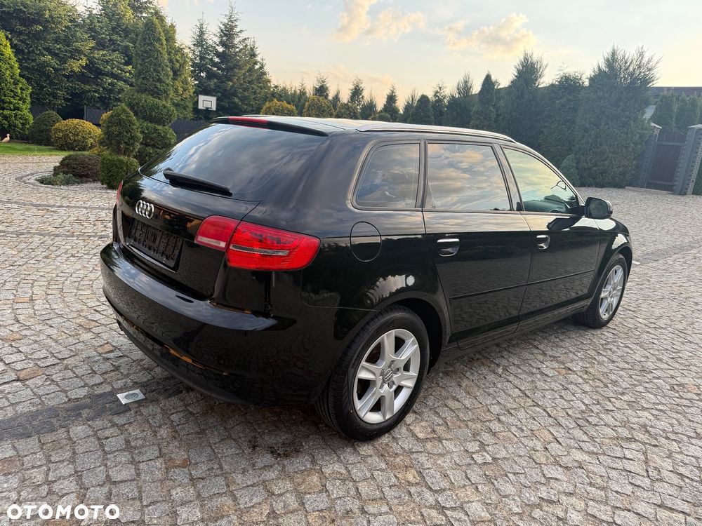 Audi A3 Sportback 1.6 Ambiente - 12