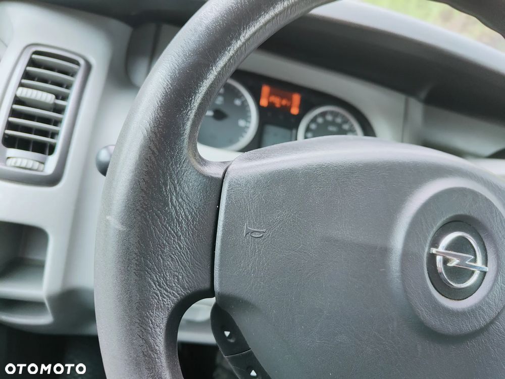 Opel Vivaro L2H1 2.9t - 30
