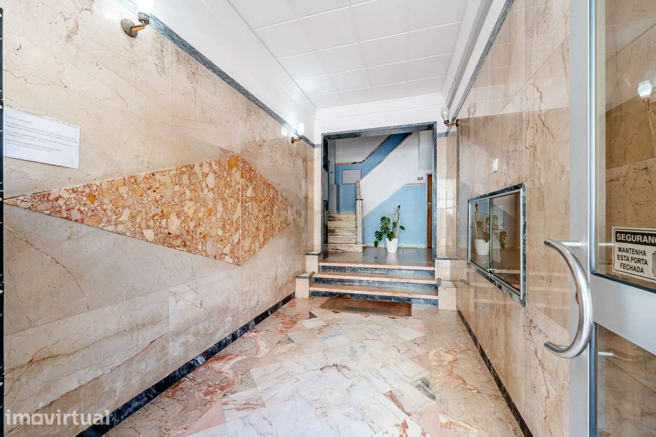 Apartamento T4 - Laranjeiro - Grande imagem: 4/26