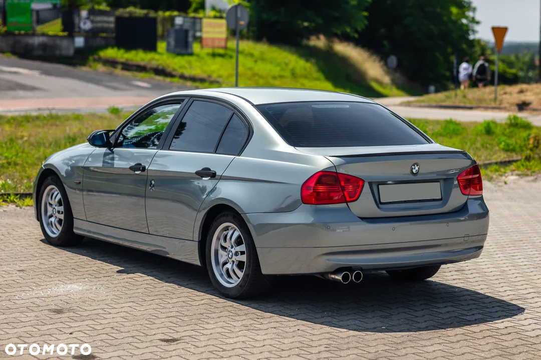 BMW Seria 3 320i - 4