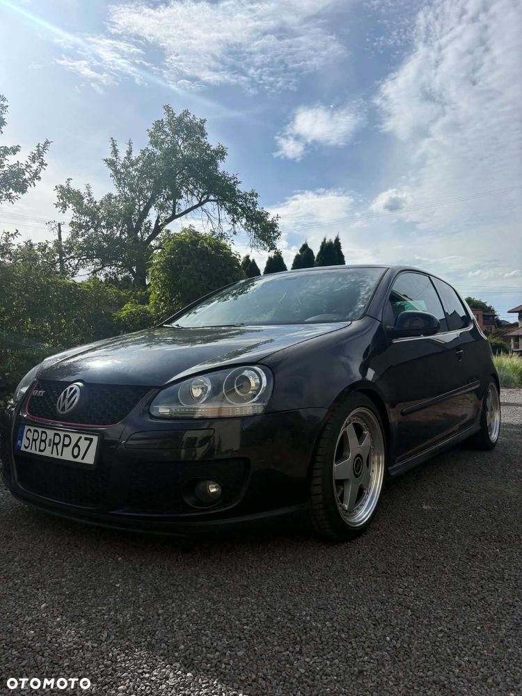 Volkswagen Golf - 1