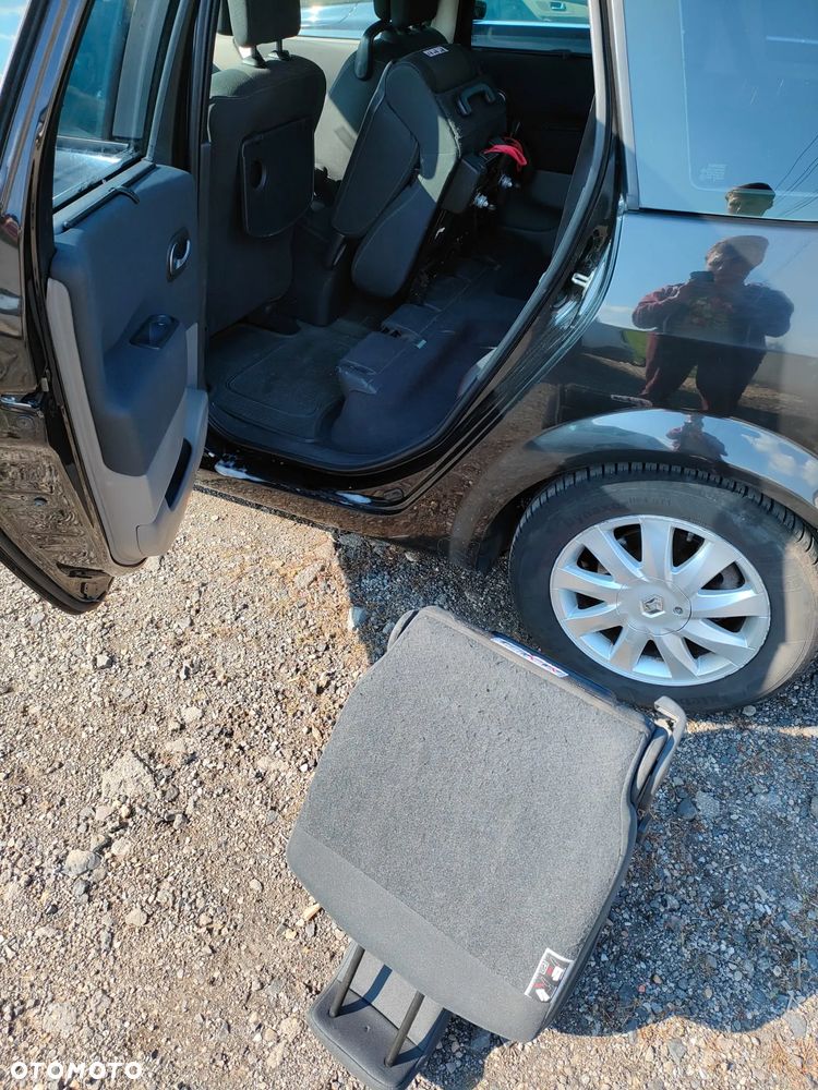 Renault Grand Scenic - 33