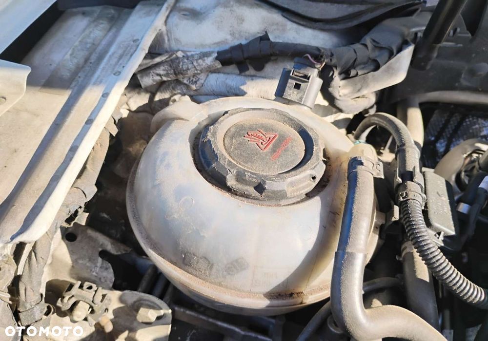 Volkswagen Passat - 24