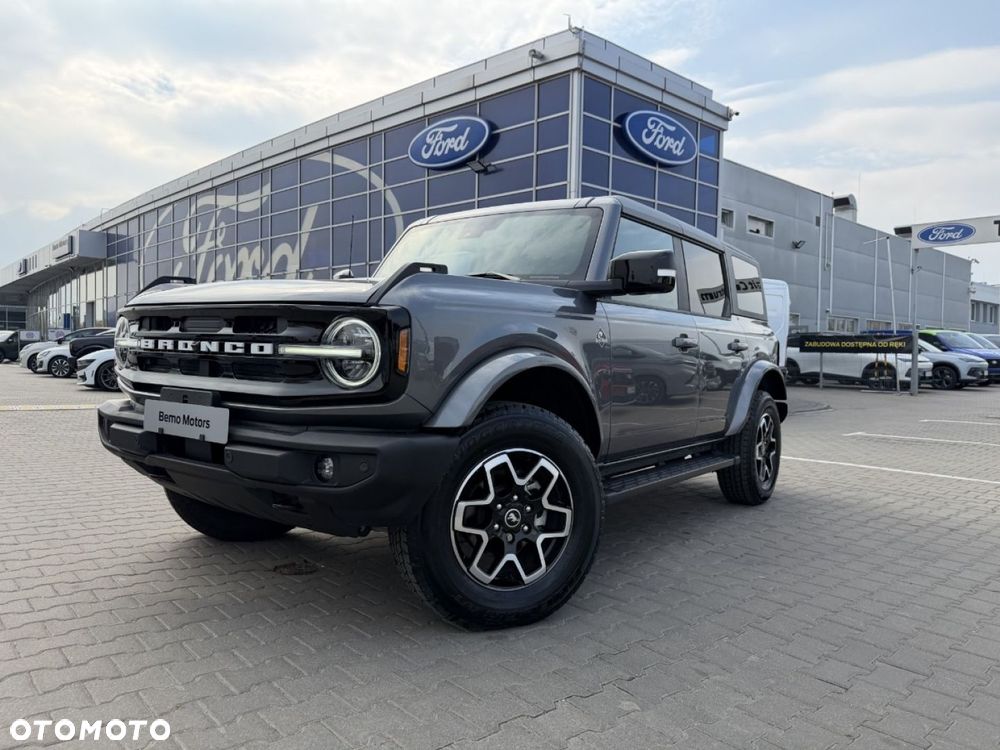 Ford Bronco - 2
