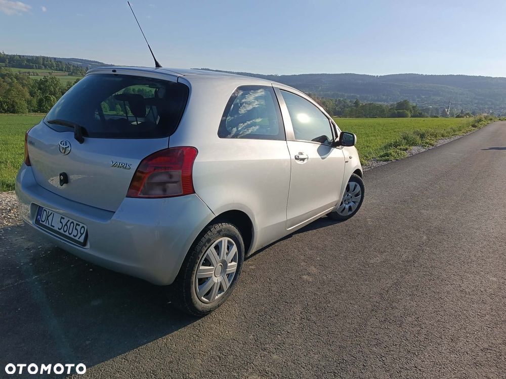 Toyota Yaris - 4