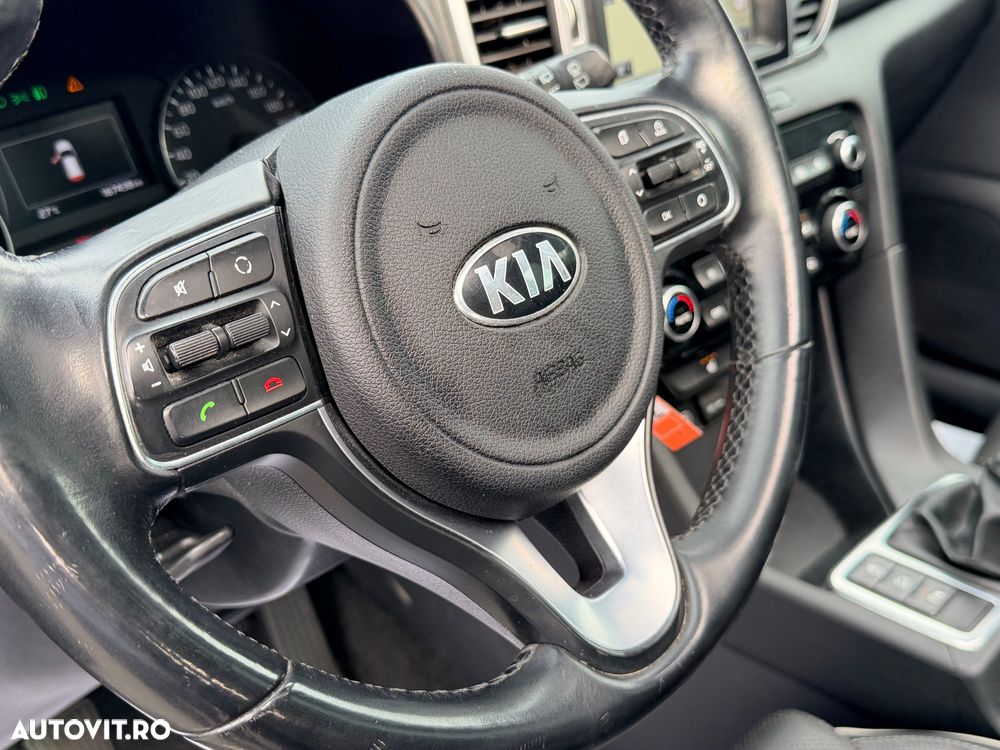 Kia Sportage 1.7 CRDI 2WD Dream-Team Edition - 25