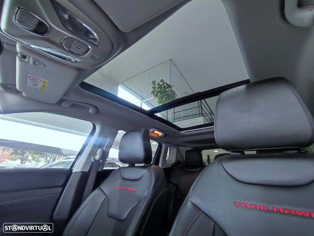 Jeep Compass 1.3 TG Trailhawk - 28