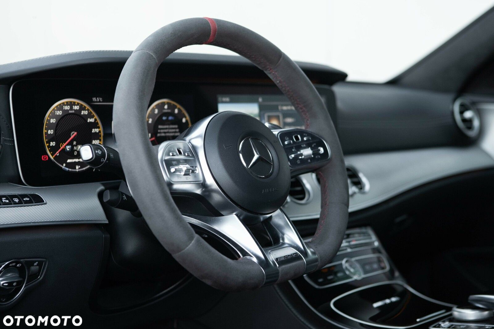 Mercedes-Benz Klasa E AMG 63 S 4-Matic+ - 22