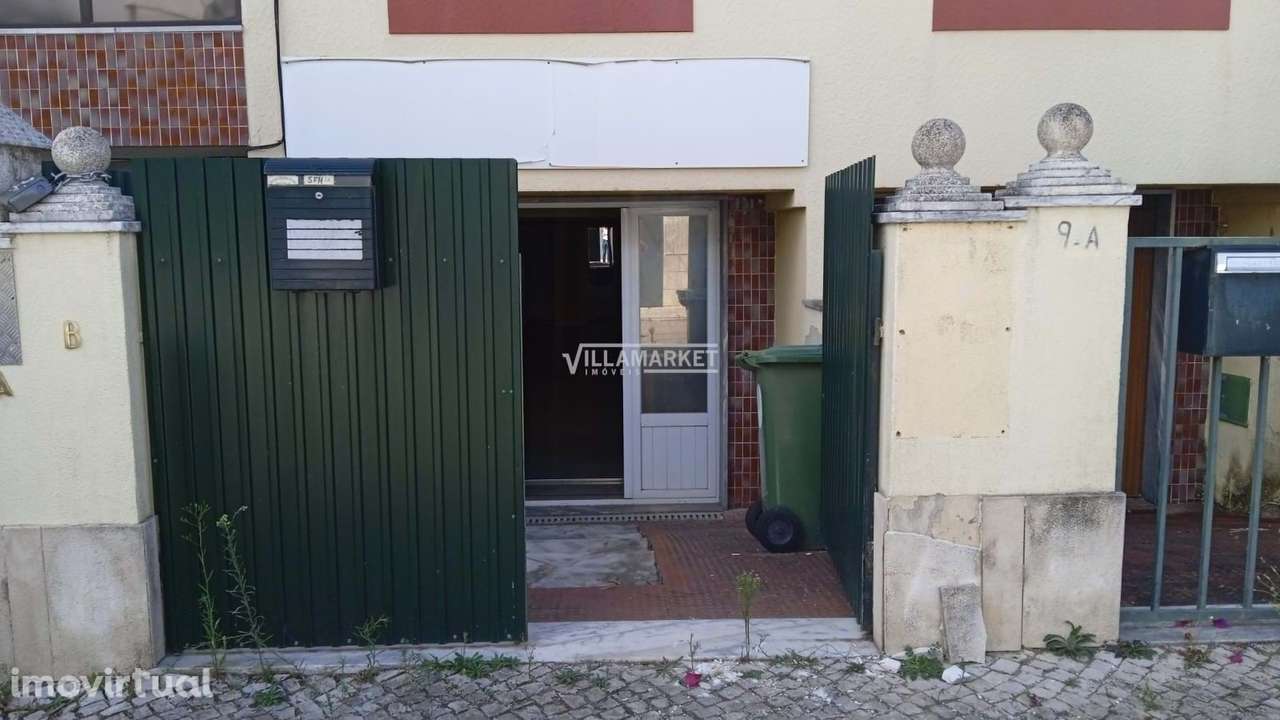 Loja com 46 m2 transformada em T3 situada em Vale dos Milhaços - Corro - Grande imagem: 5/5