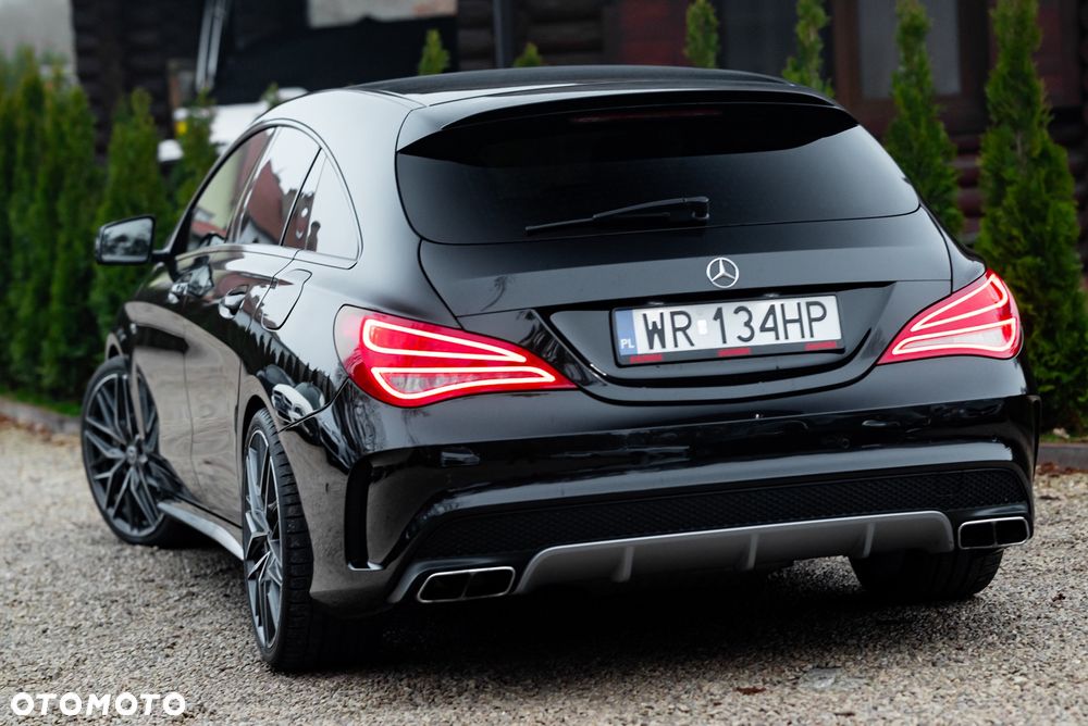 Mercedes-Benz CLA AMG 45 4Matic 7G-DCT - 14