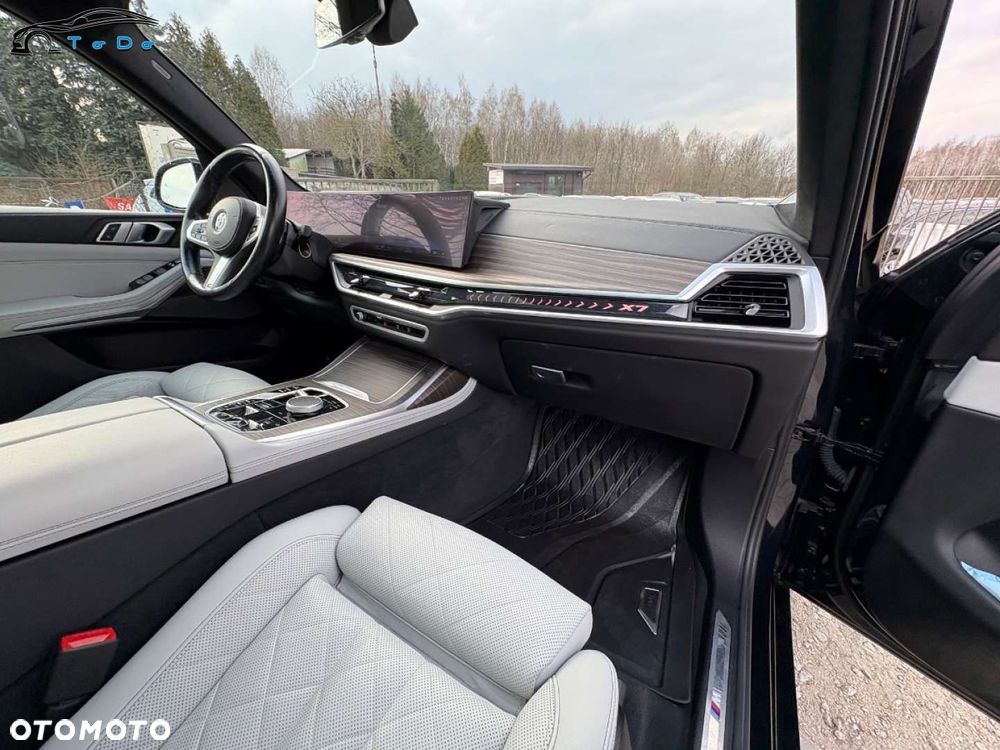 BMW X7 xDrive40i mHEV Individual Edition sport - 37