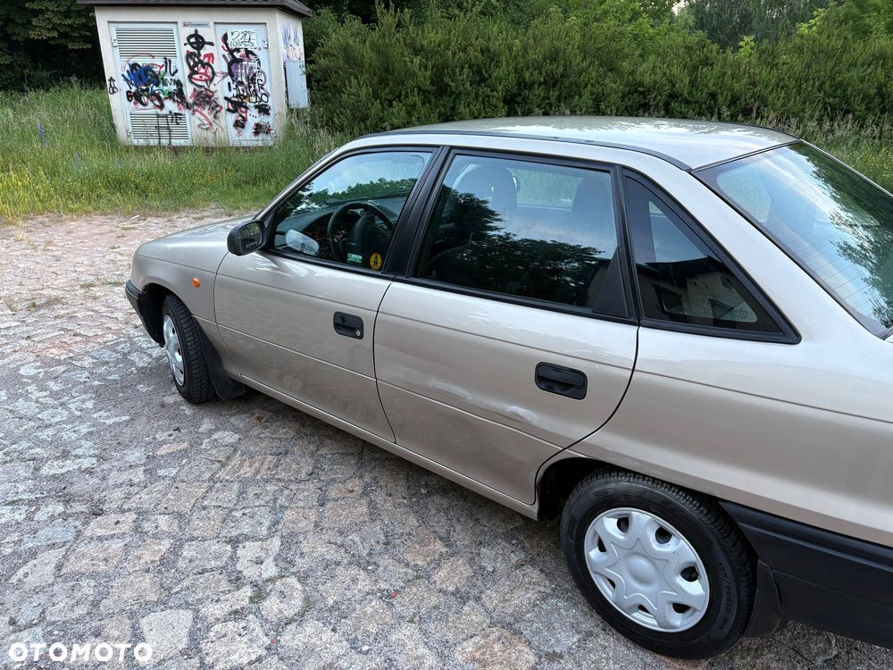 Opel Astra 1.4 Base - 6