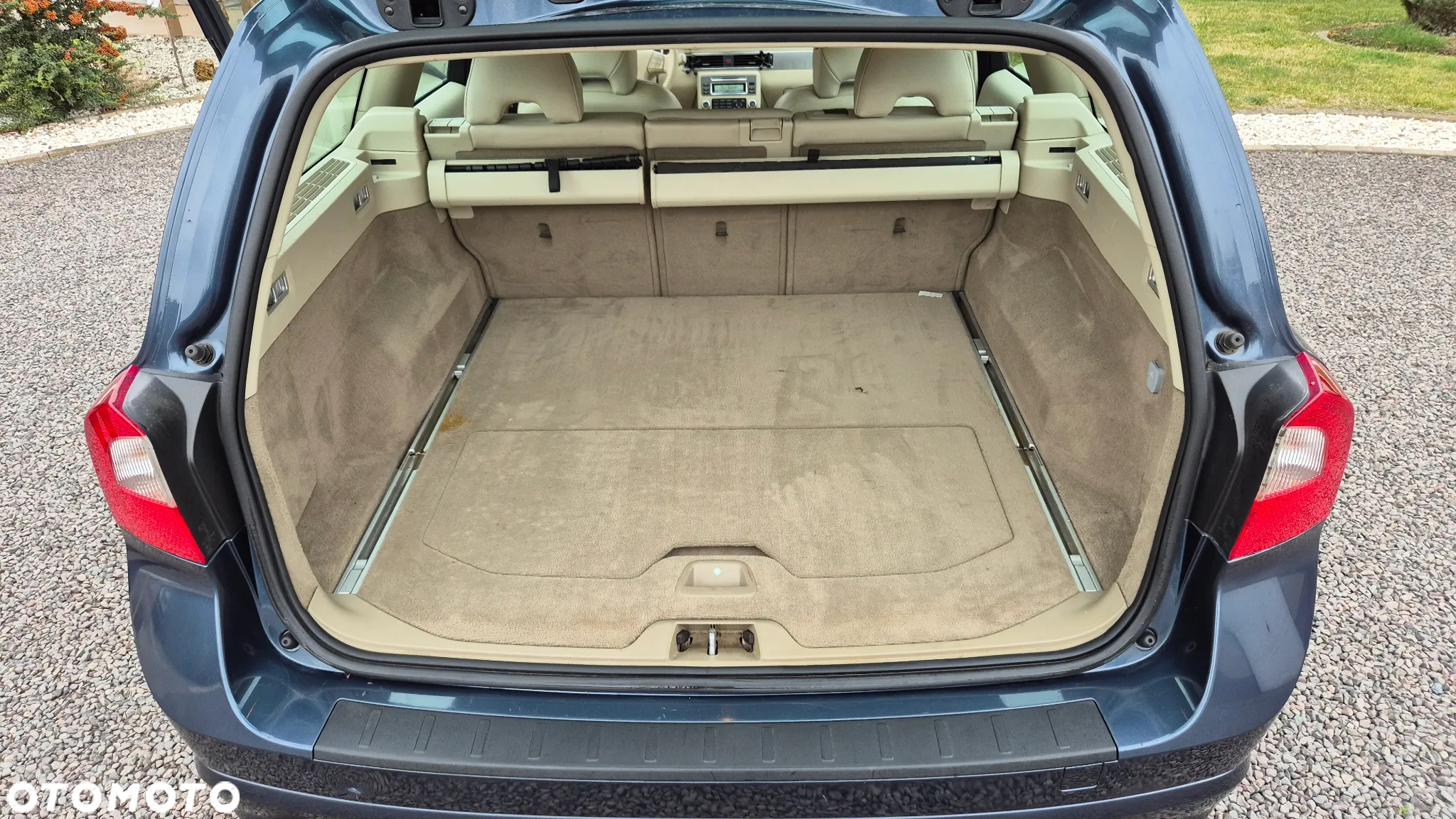 Volvo V70 T6 AWD Momentum - 33