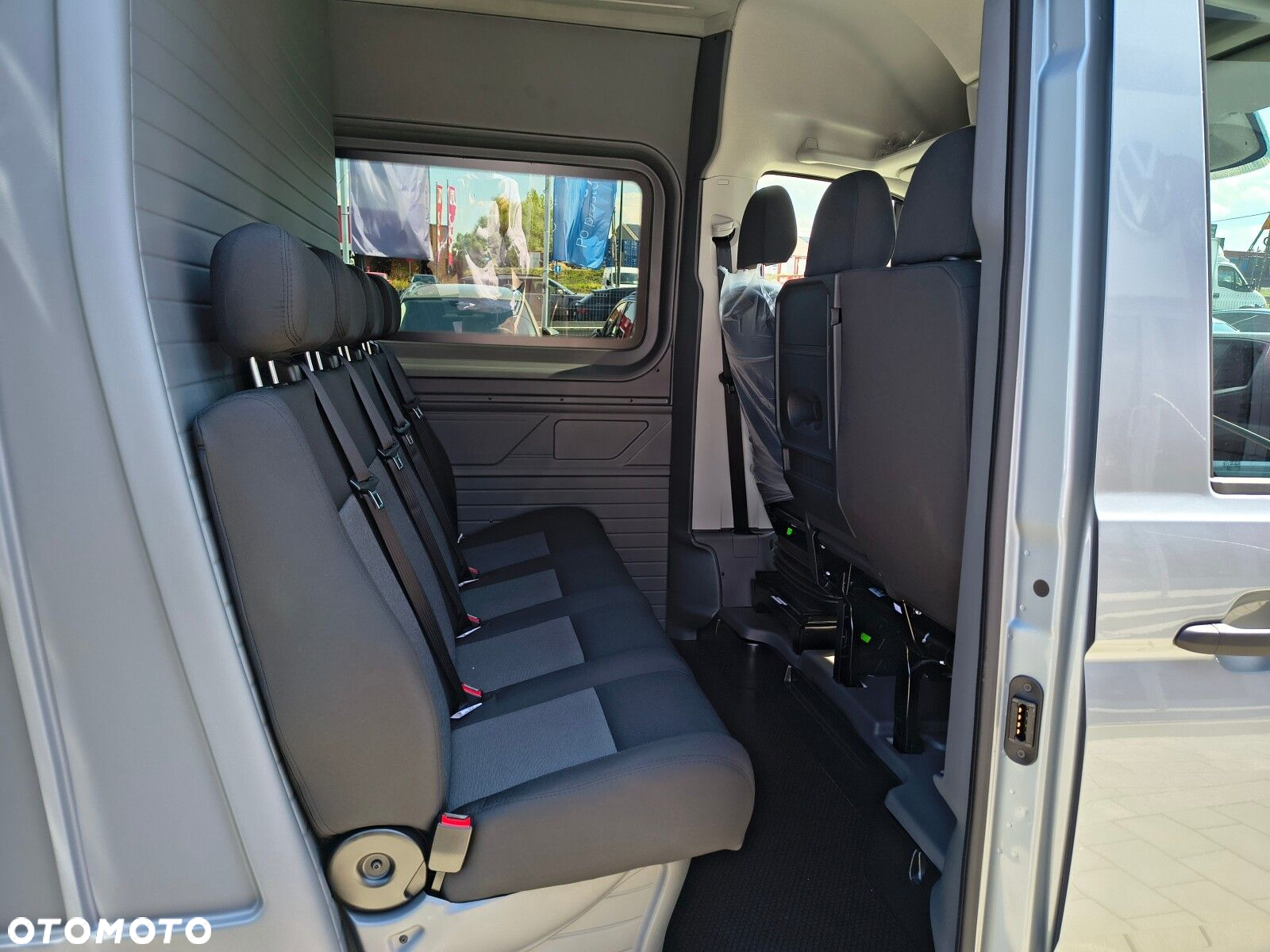 Volkswagen Crafter 35 2.0 TDI L4H3 4490 177 KM - 5