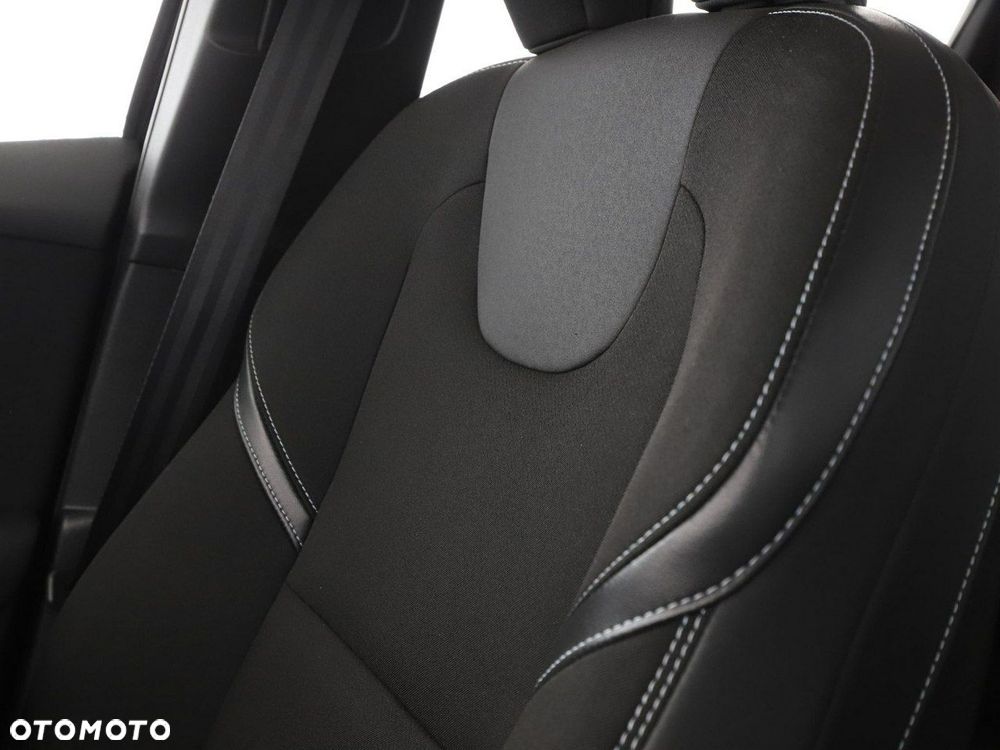 Volvo V40 T2 Drive-E Momentum - 26