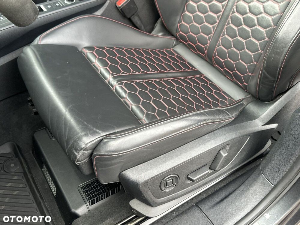 Audi Q3 RS S tronic - 13