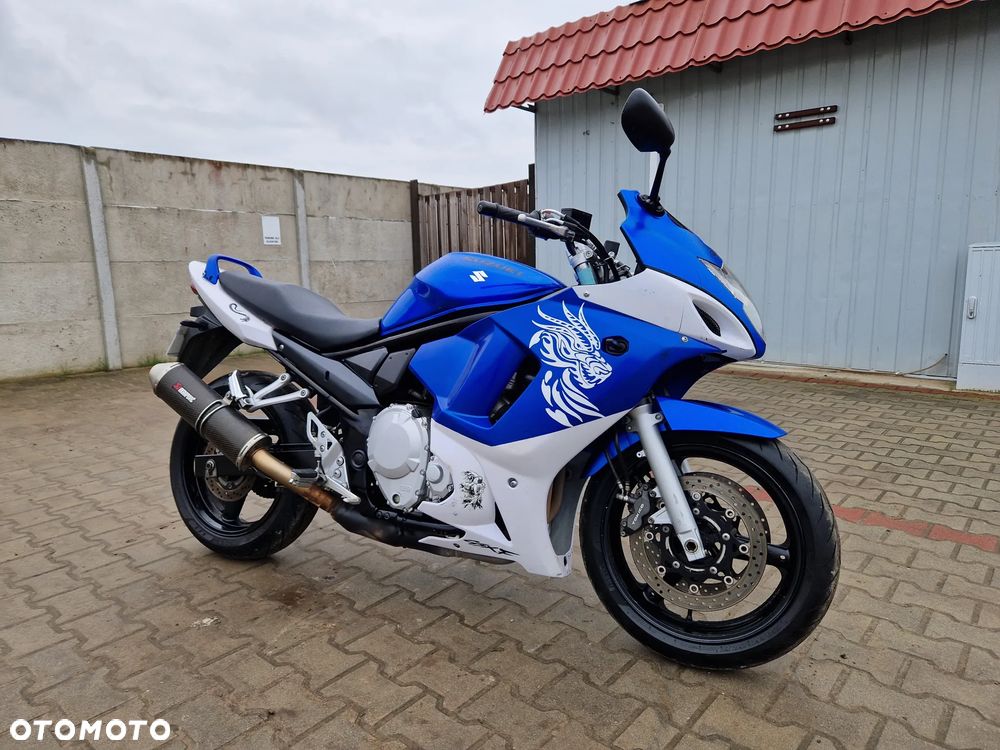 Suzuki GSX - 11